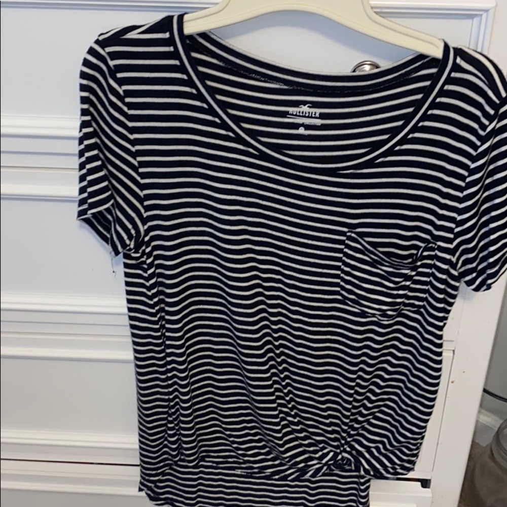 tee shirt x small but fits more like a medium